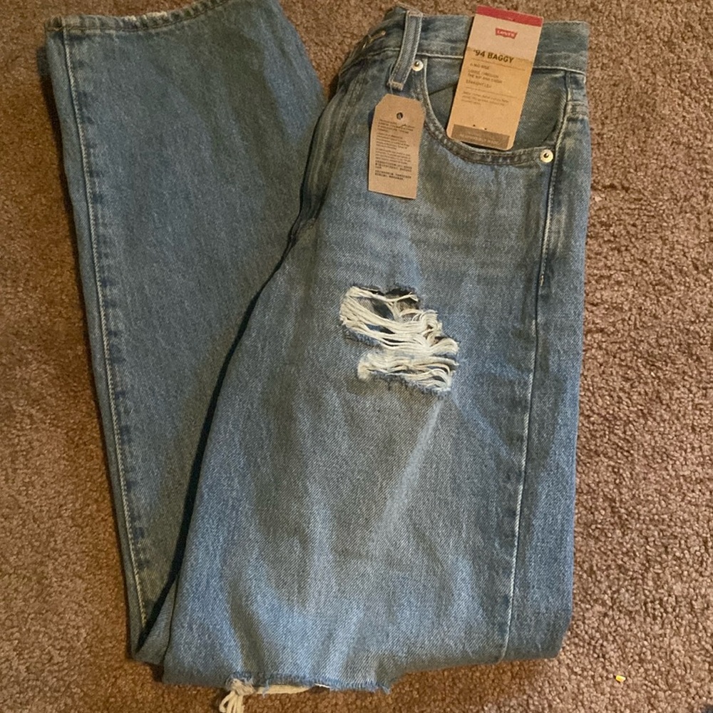 Women’s Levis 94 Baggy size 24